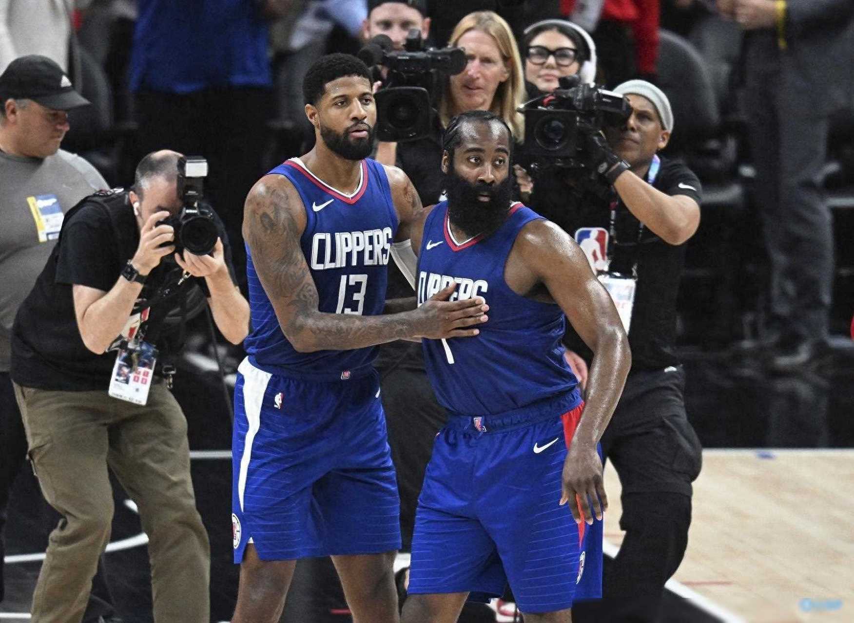 洛杉矶快船迎NBA常规赛关键赛,集结日外线爆发,信心回归,团队化学反应显著的简单介绍 洛杉矶快船迎NBA常规赛关键赛,集结日外线爆发,信心回归,团队化学反应显著的简单介绍