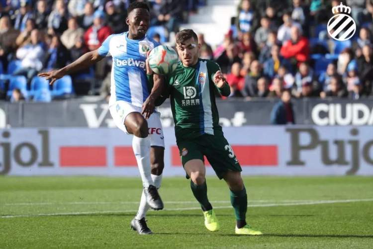 西甲倒计时，深圳男篮清晨完成体检，细节引发关注，震撼外界，年轻球员得到机会的简单介绍