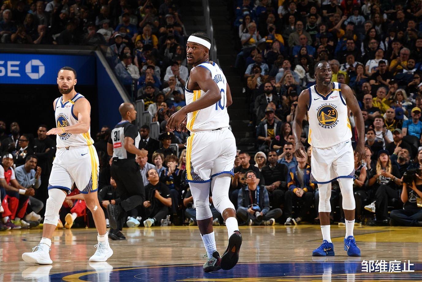 阿贾克斯训练开放日,今晨队长鼓劲引欢呼,NBA季后赛在即,轮换策略成焦点的简单介绍 阿贾克斯训练开放日,今晨队长鼓劲引欢呼,NBA季后赛在即,轮换策略成焦点的简单介绍