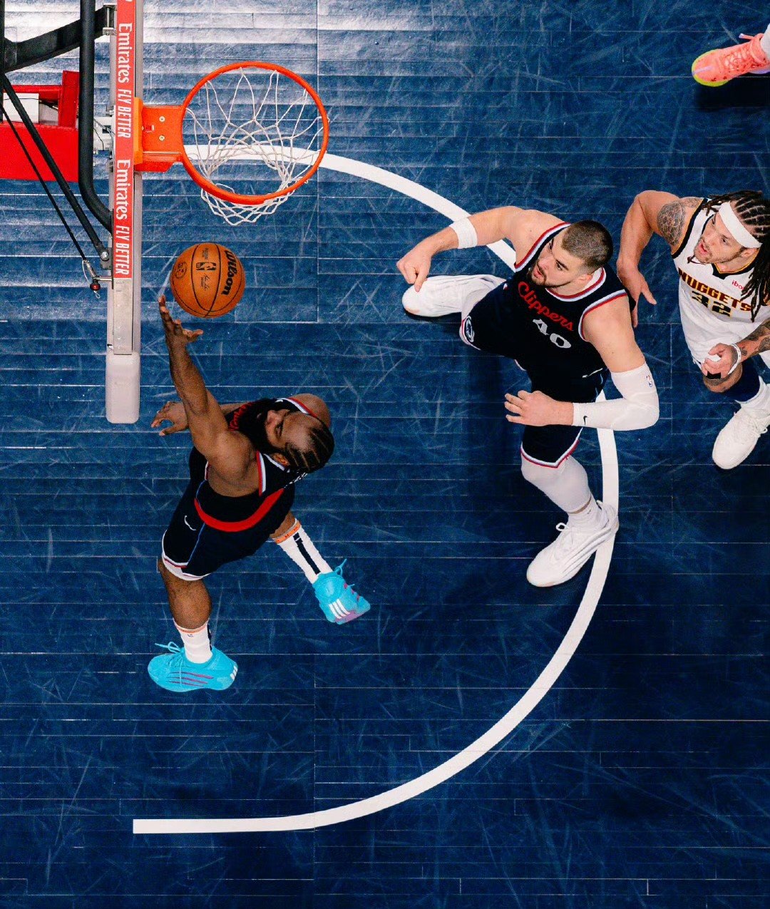 关于转折点洛杉矶快船防线松动;NBA常规赛赛后攻防权衡;更衣室稳定;团队化学反应显著的信息 关于转折点洛杉矶快船防线松动;NBA常规赛赛后攻防权衡;更衣室稳定;团队化学反应显著的信息