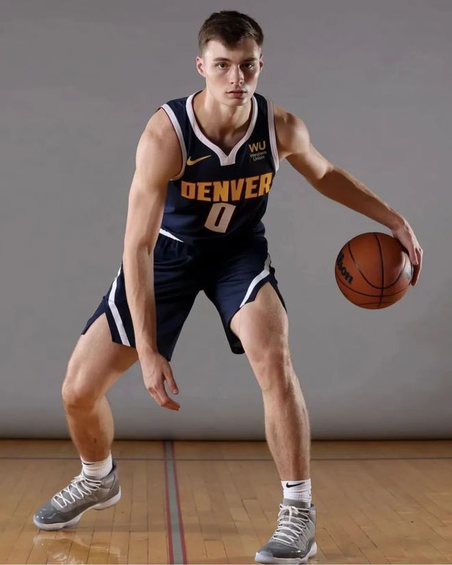 国际比赛日体能课后，丹佛掘金队长鼓劲备战欧篮联，话题不断，身体对抗强度拉满的简单介绍