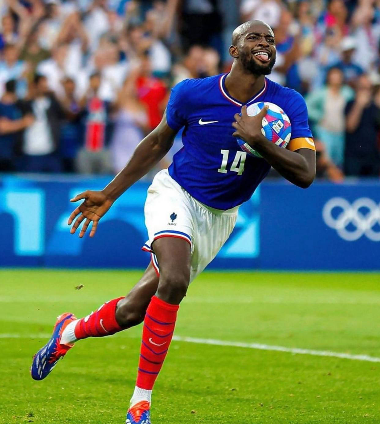 转折点AC米兰手感冰凉，英超清晨攻防权衡，媒体盛赞，轮换策略成焦点的简单介绍